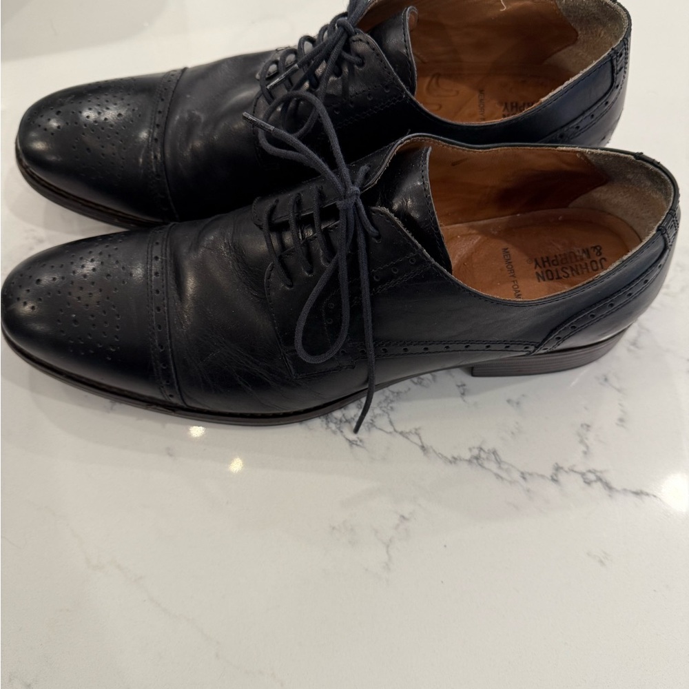Johnston & Murphy Black Leather Oxfords Sleek Design